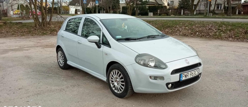 Fiat Punto cena 24100 przebieg: 192585, rok produkcji 2012 z Września małe 121